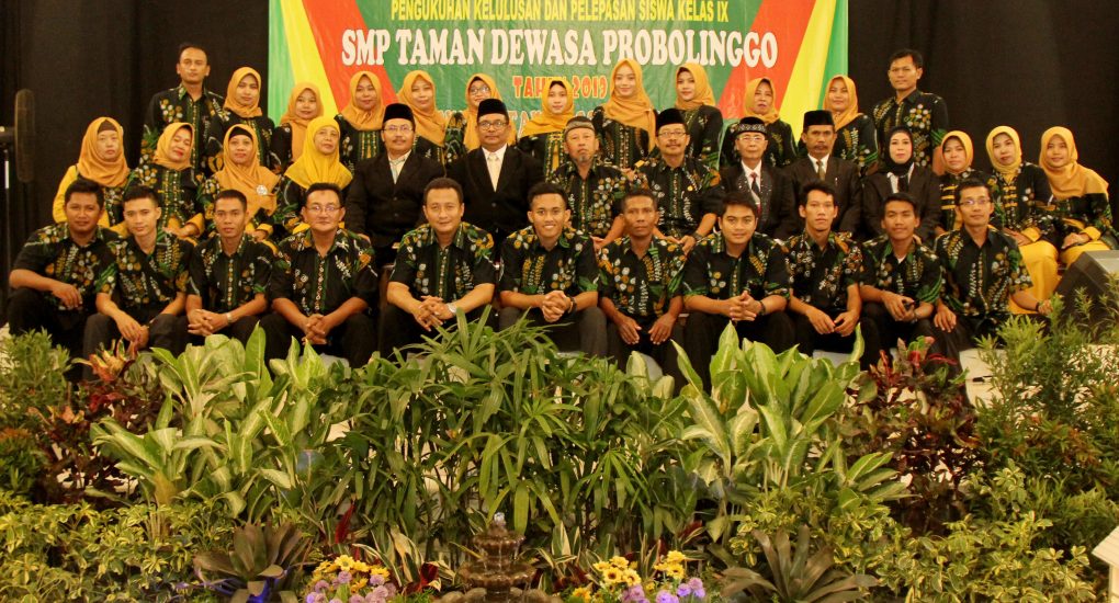 4. Foto Bersama Guru